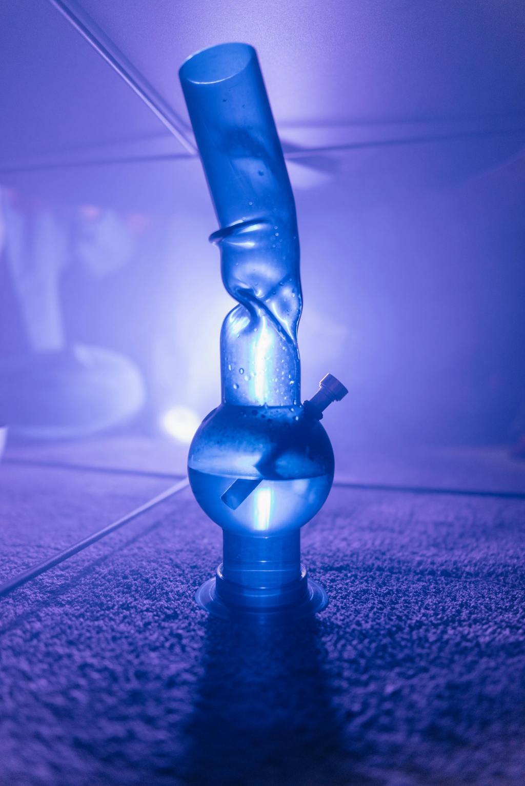 Elevate Your Smoking Experience: 5 Bongs to Buy&nbsp;Now